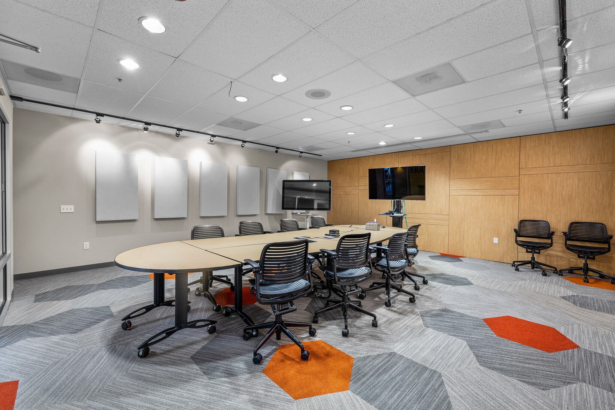 395 SW Bluff Dr, Bend, OR for lease Building Photo- Image 1 of 5