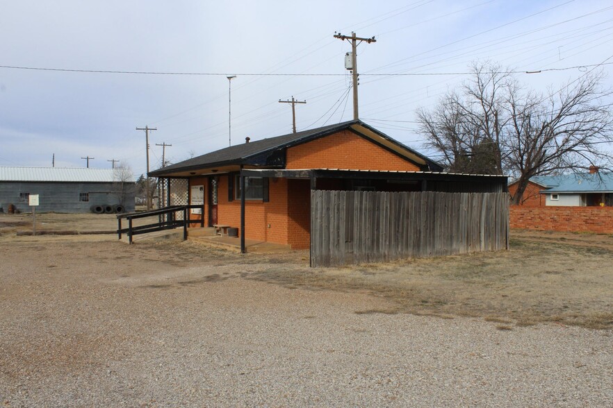 210 W Houston St, Floydada, TX à vendre - Photo du b timent - Image 3 de 7