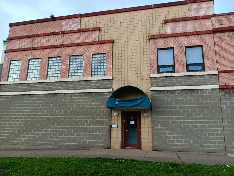 2108 Central Pky, Cincinnati, OH à vendre - Photo du bâtiment - Image 3 de 6