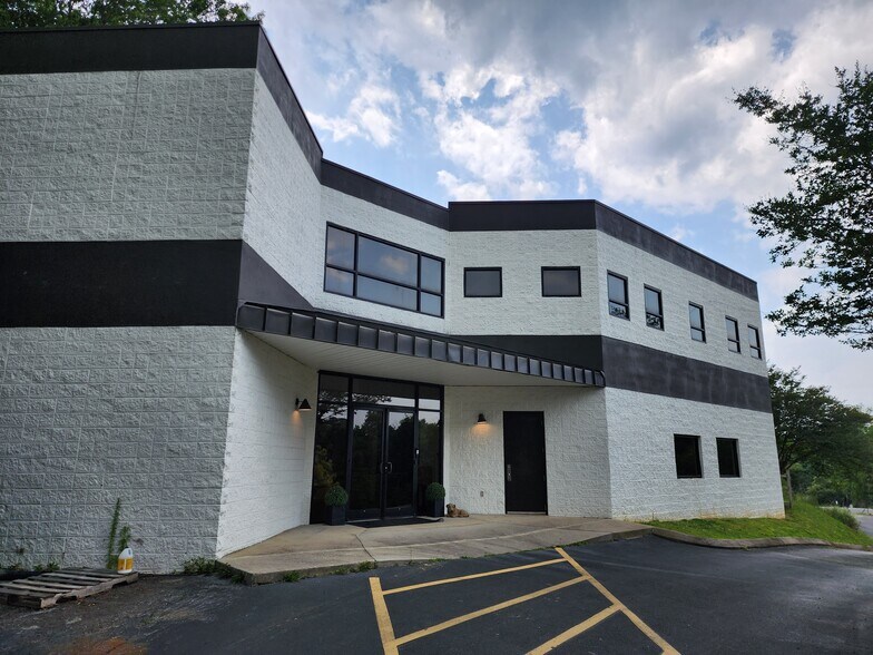 501 Howell Rd, Greenville, SC à louer - Photo du bâtiment - Image 1 de 82
