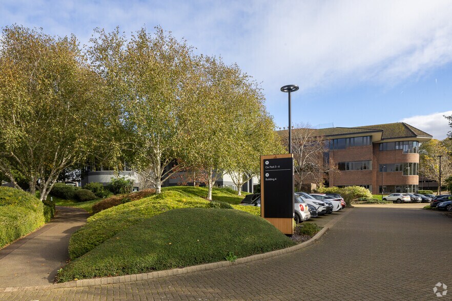 Hatters Ln, Watford à louer - Photo principale - Image 1 de 12