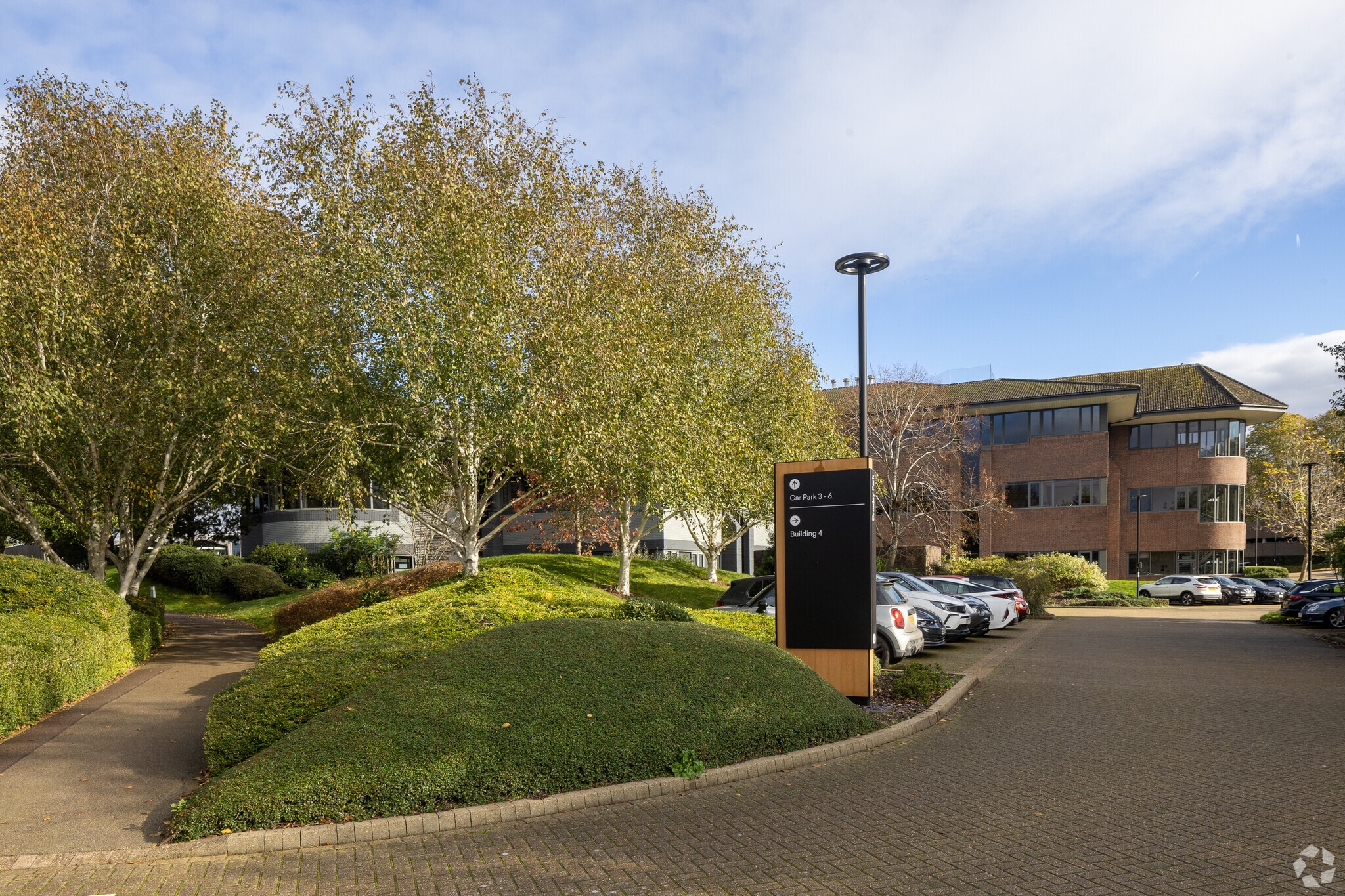 Hatters Ln, Watford for lease Primary Photo- Image 1 of 13