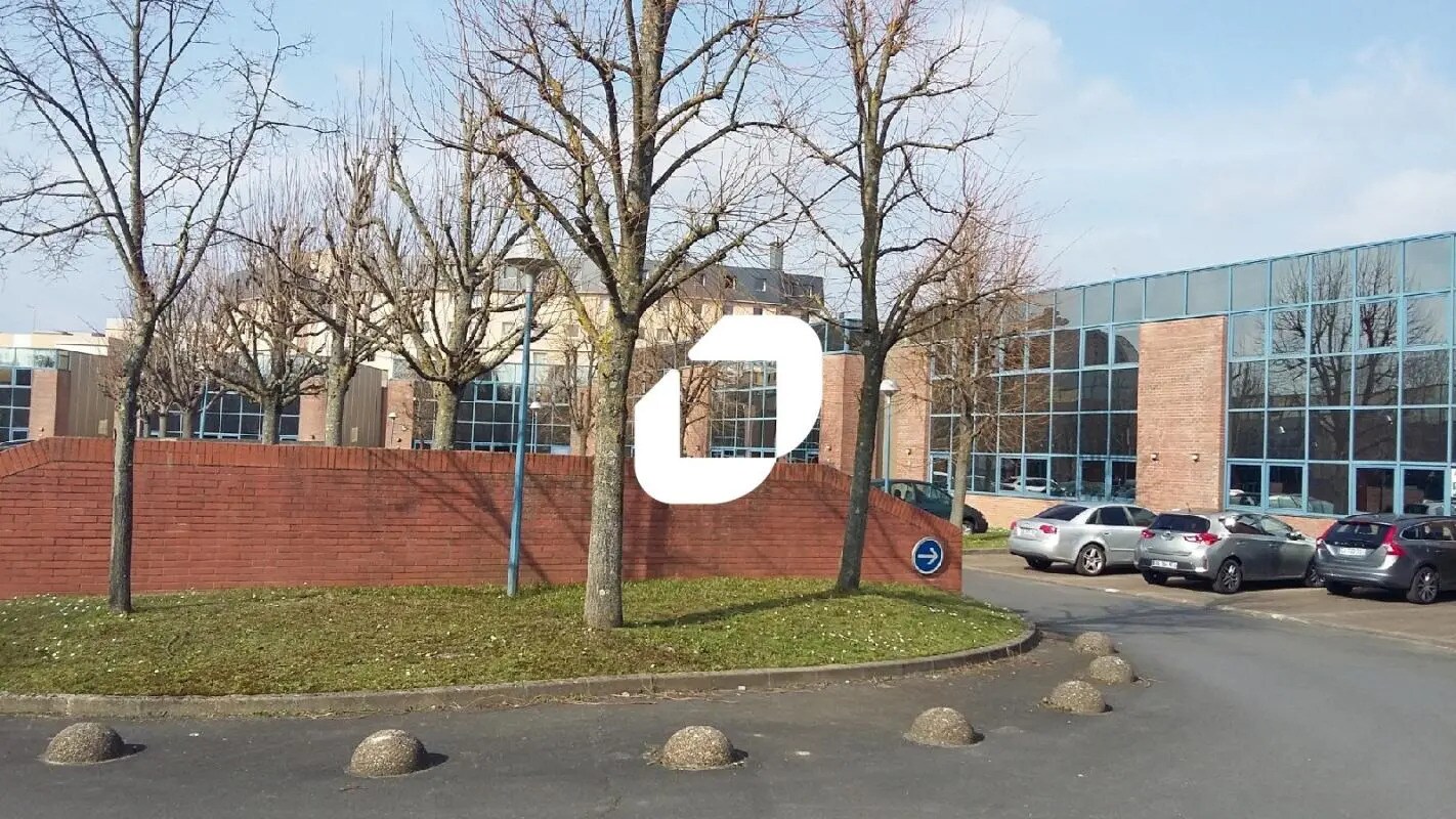 Bureau dans Noisy-le-Grand à louer Photo du bâtiment- Image 1 de 10