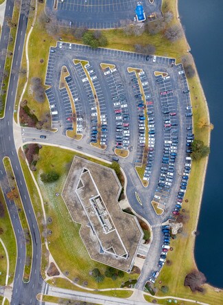 Plus de détails pour 184 Shuman Blvd, Naperville, IL - Bureau à louer