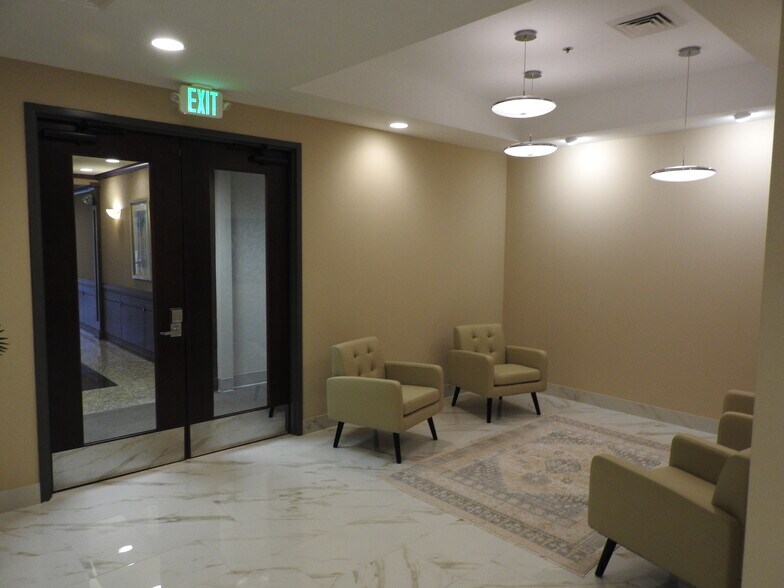 101 Europa Dr, Chapel Hill, NC à louer - Hall d’entrée - Image 2 de 8