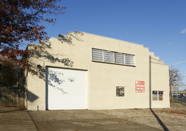 Plus de détails pour 50 Harrigan St, Edison, NJ - Commerce de détail à vendre