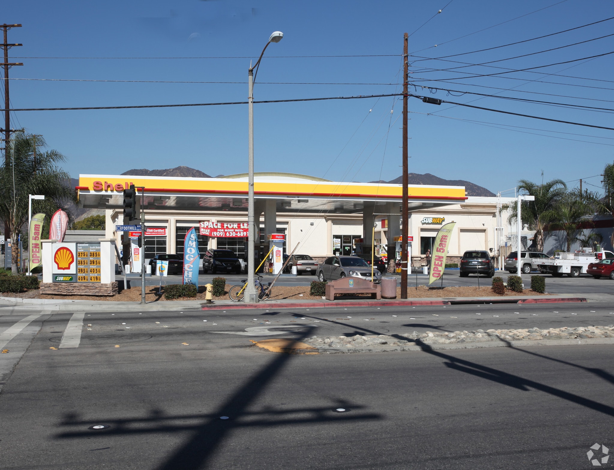 1195 W Foothill Blvd, Azusa, CA for lease Primary Photo- Image 1 of 4