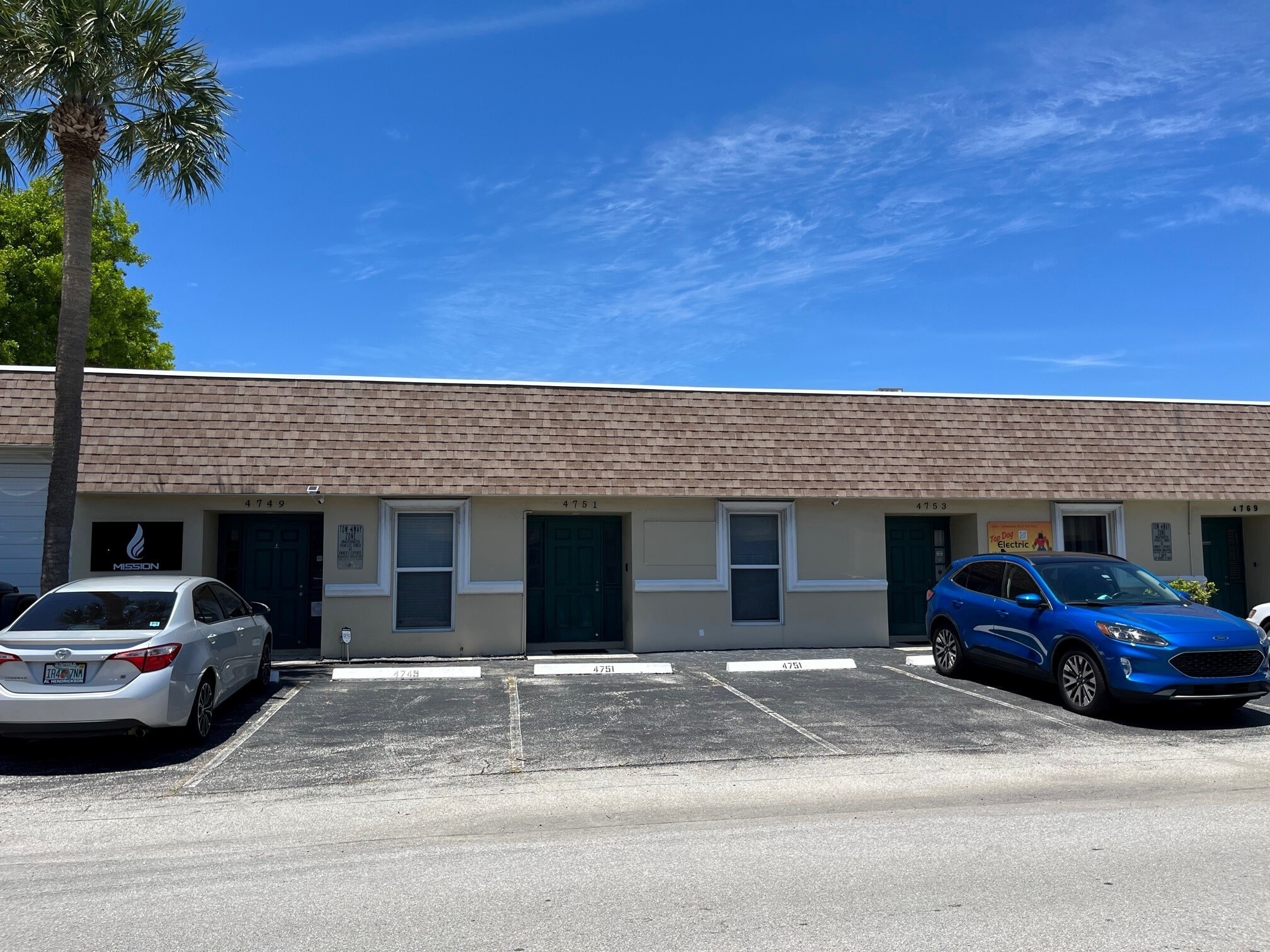 4530-4534 NE 11th Ave, Oakland Park, FL for lease Primary Photo- Image 1 of 8