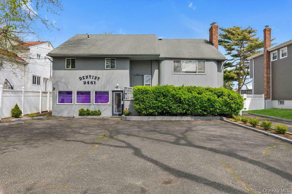 2461 Merrick Ave, Merrick, NY for sale Primary Photo- Image 1 of 31
