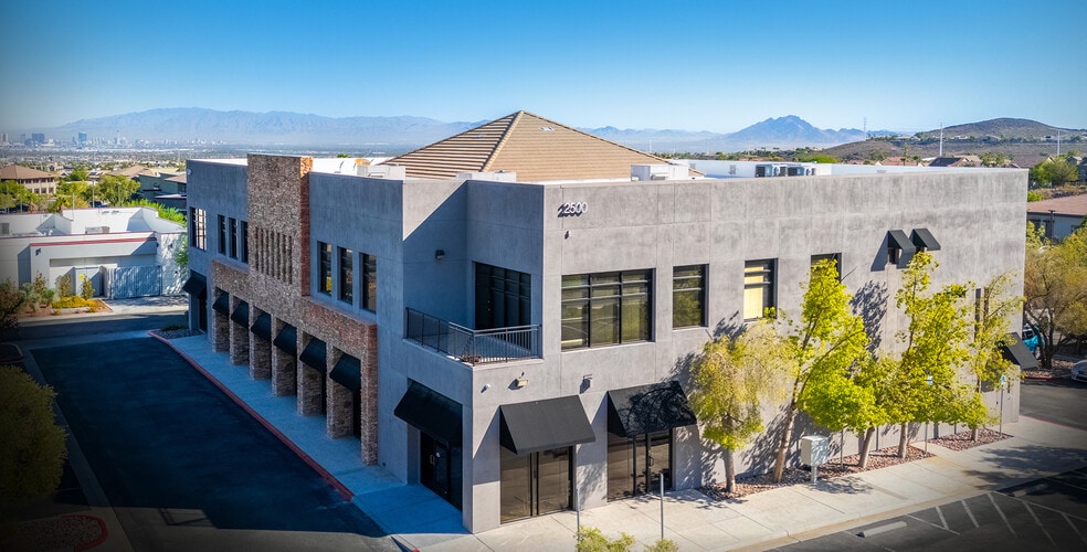 2500 Anthem Village Dr, Henderson, NV à vendre - Photo du bâtiment - Image 2 de 24