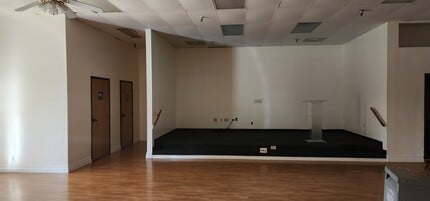 261-393 Arneill Rd, Camarillo, CA à louer Photo intérieure- Image 2 de 15