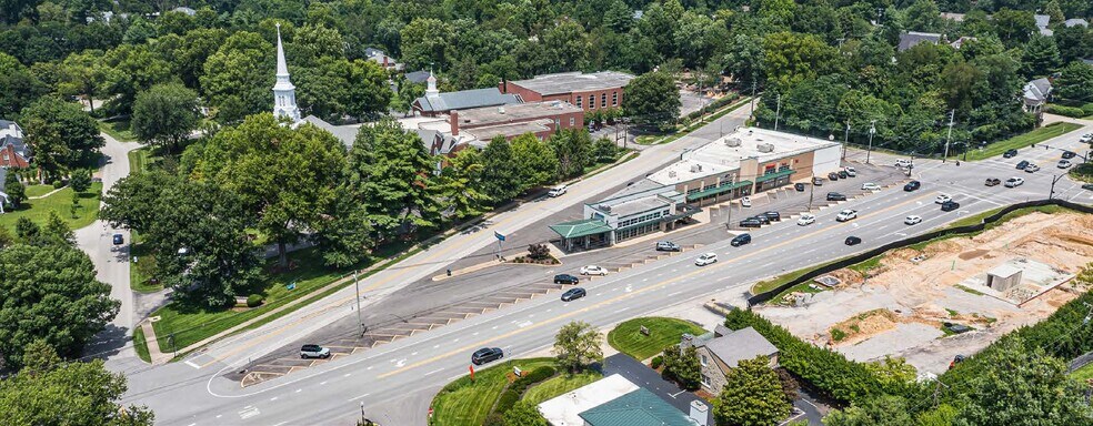3801-3805 Brownsboro Rd, Louisville, KY à louer - Photo du bâtiment - Image 2 de 4