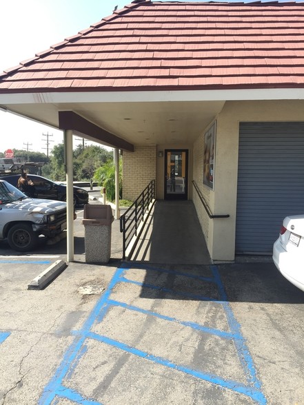 1544 Canada Blvd, Glendale, CA for lease - Primary Photo - Image 1 of 6