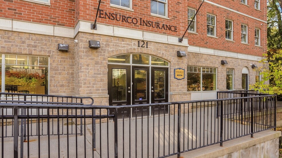 121 Robinson St, Markham, ON for sale - Building Photo - Image 3 of 46