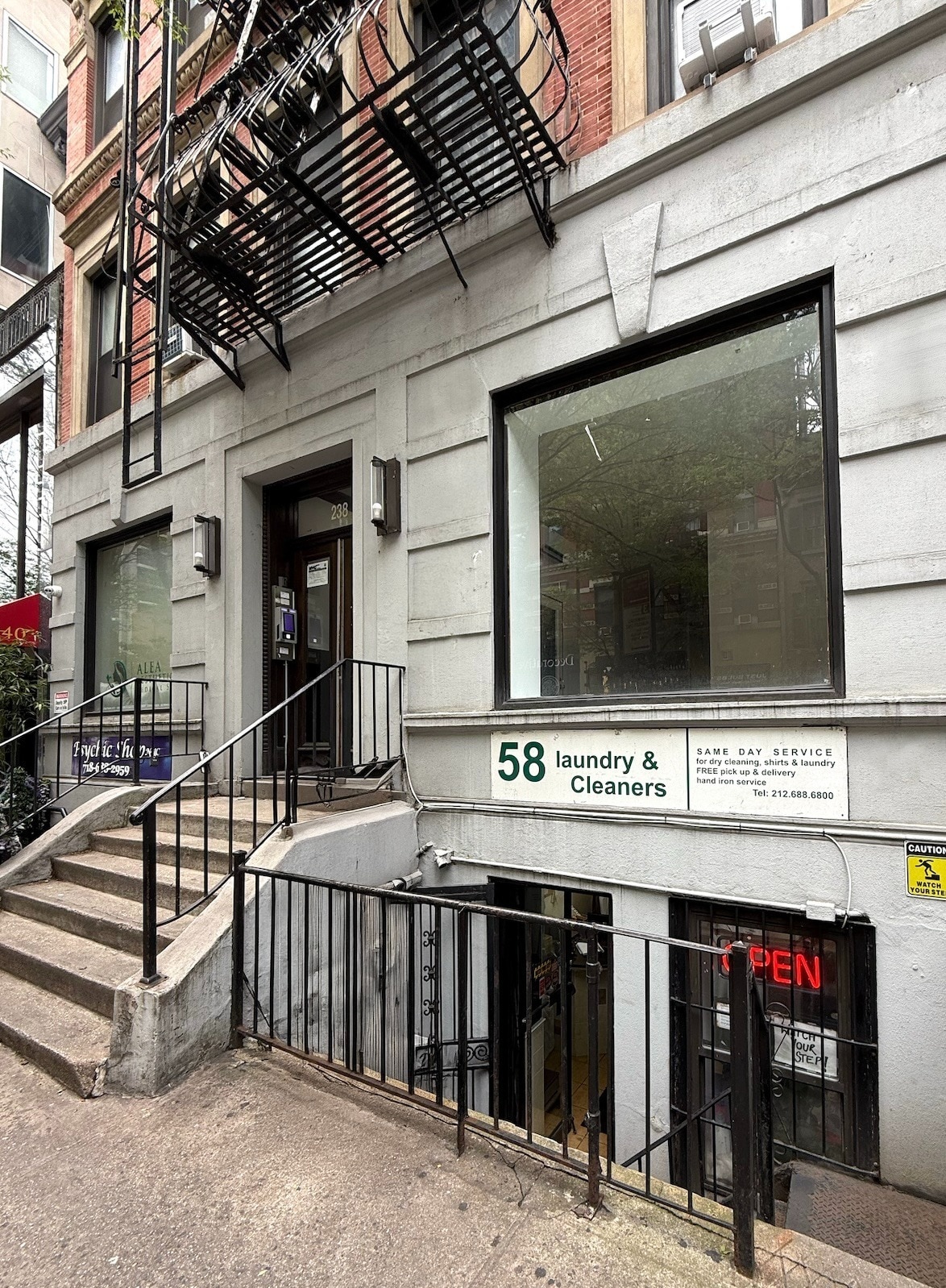 238 E 58th St, New York, NY for lease Primary Photo- Image 1 of 2
