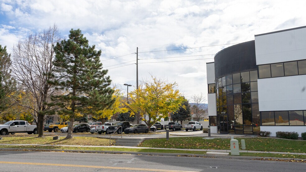 707 W 700 S, Woods Cross, UT à louer - Photo du bâtiment - Image 3 de 24