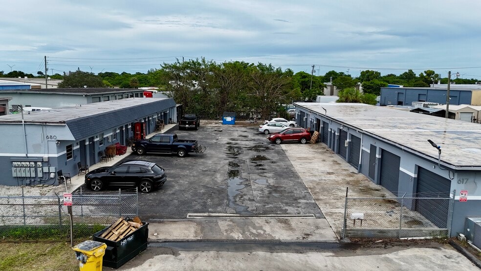 617 W Industrial Ave, Boynton Beach, FL for sale - Building Photo - Image 3 of 6