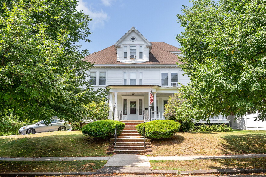 10 Quincy St, Methuen, MA à louer - Photo principale - Image 1 de 46