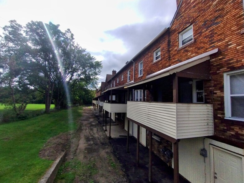 25 Maynard Ct, Pontiac, MI for sale - Building Photo - Image 2 of 78