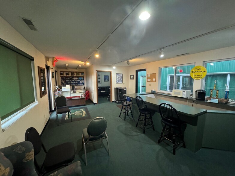80 Commercial Way, Springboro, OH à vendre - Photo intérieure - Image 2 de 18