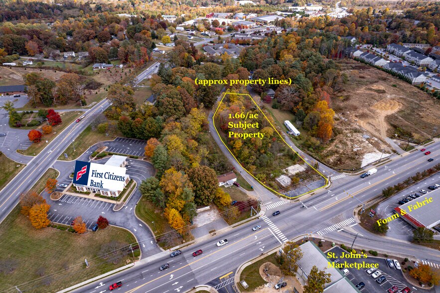 3008 Hendersonville Rd, Fletcher, NC à vendre - Photo du bâtiment - Image 3 de 5