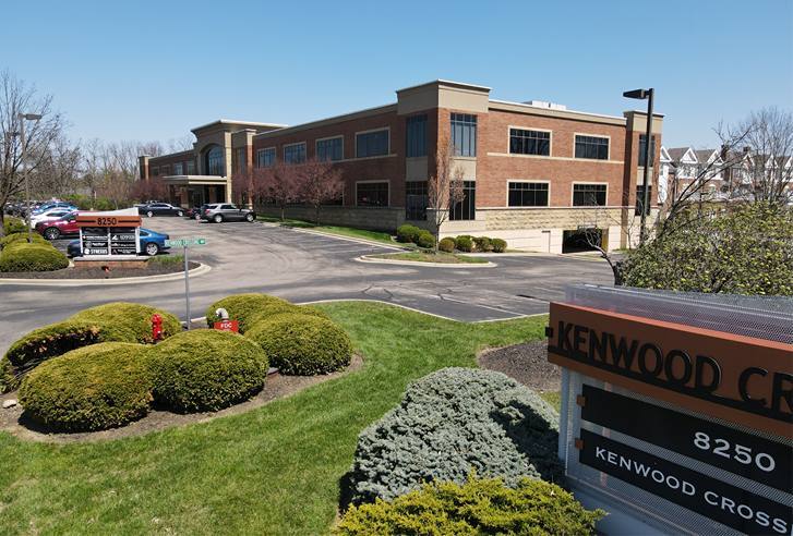 8250 Kenwood Crossing Way, Cincinnati, OH à louer - Photo du bâtiment - Image 3 de 21