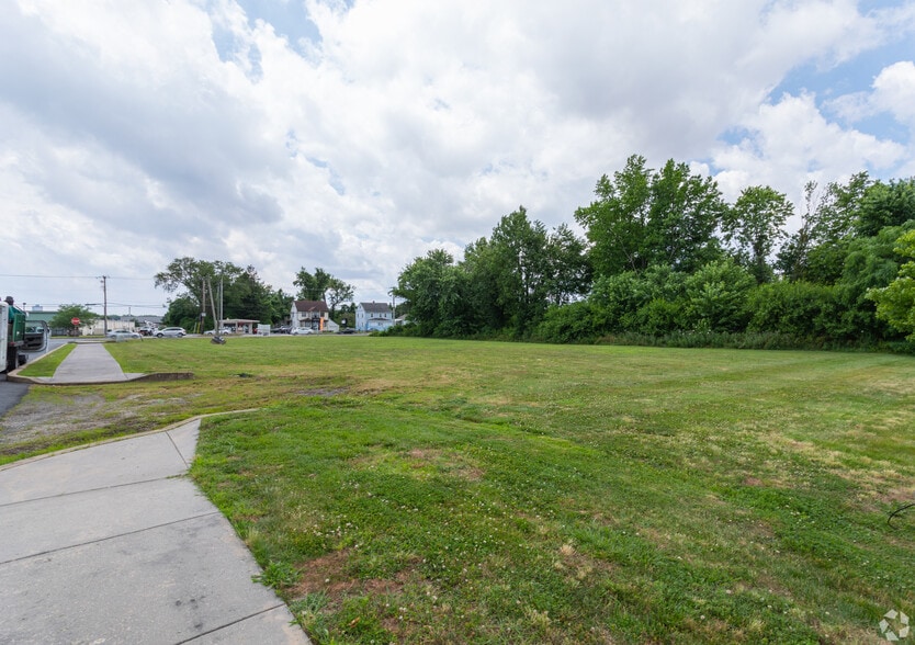 Forrest Ave, Dover, DE for sale - Primary Photo - Image 1 of 2
