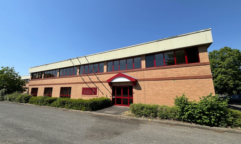 Avenue Two, Witney for lease - Building Photo - Image 1 of 7