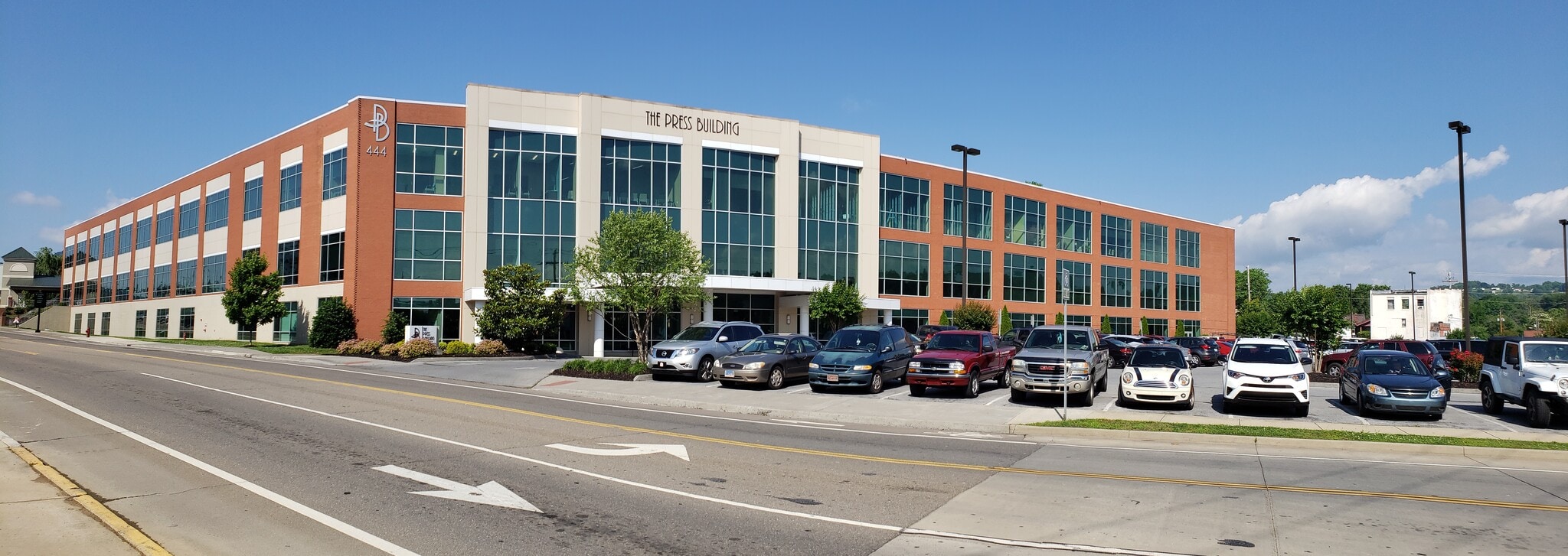 400-444 Clinchfield St, Kingsport, TN for lease Building Photo- Image 1 of 10