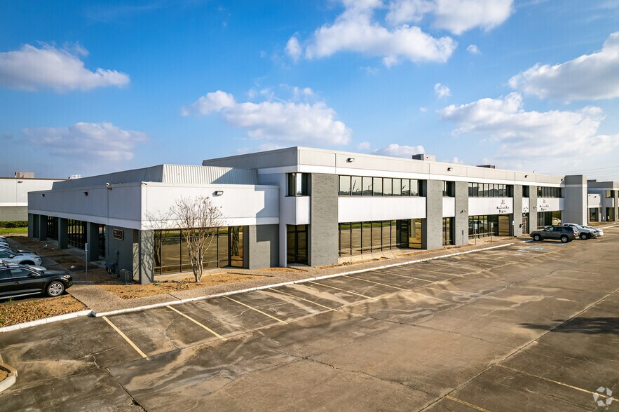 8901-8933 Interchange Dr, Houston, TX à louer - Photo du bâtiment - Image 2 de 19