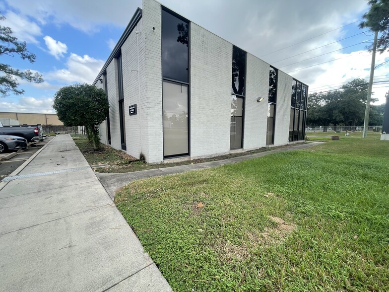 10480 Grant Rd, Houston, TX for lease - Building Photo - Image 1 of 26