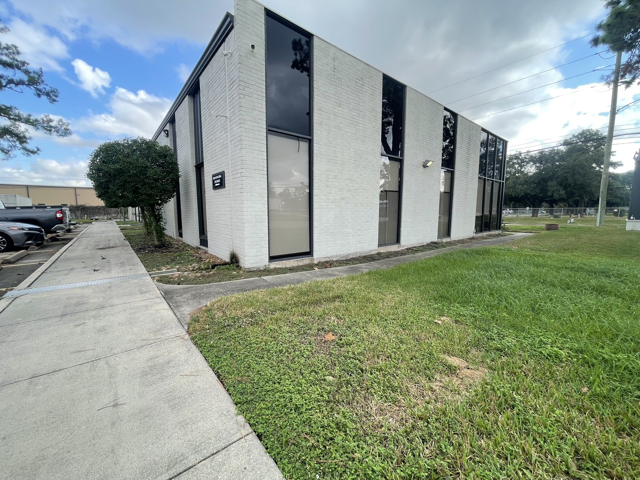 10480 Grant Rd, Houston, TX for lease Building Photo- Image 1 of 27