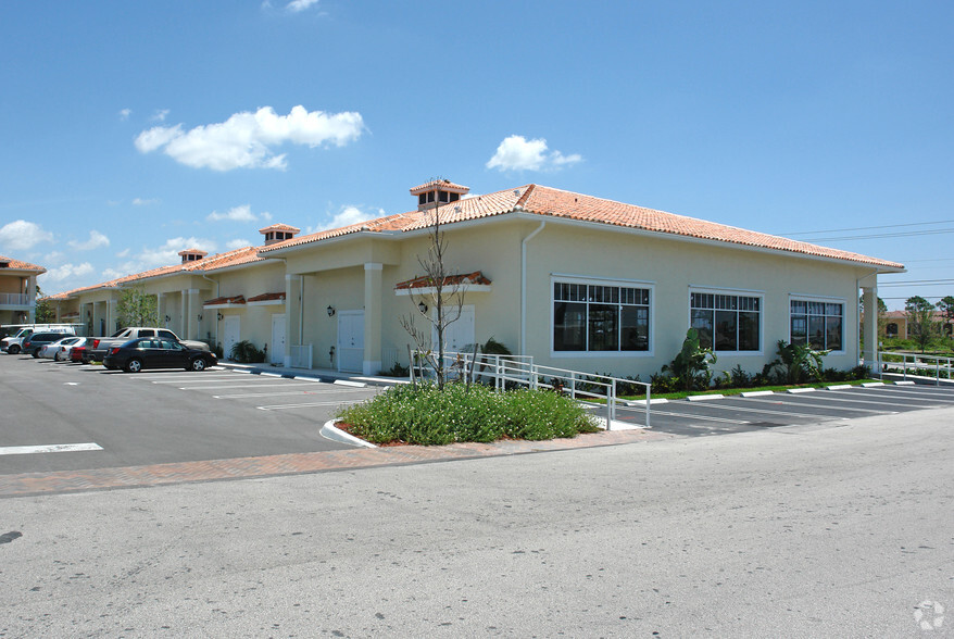 270 NW Peacock Blvd, Port Saint Lucie, FL à louer - Photo du b timent - Image 2 de 24