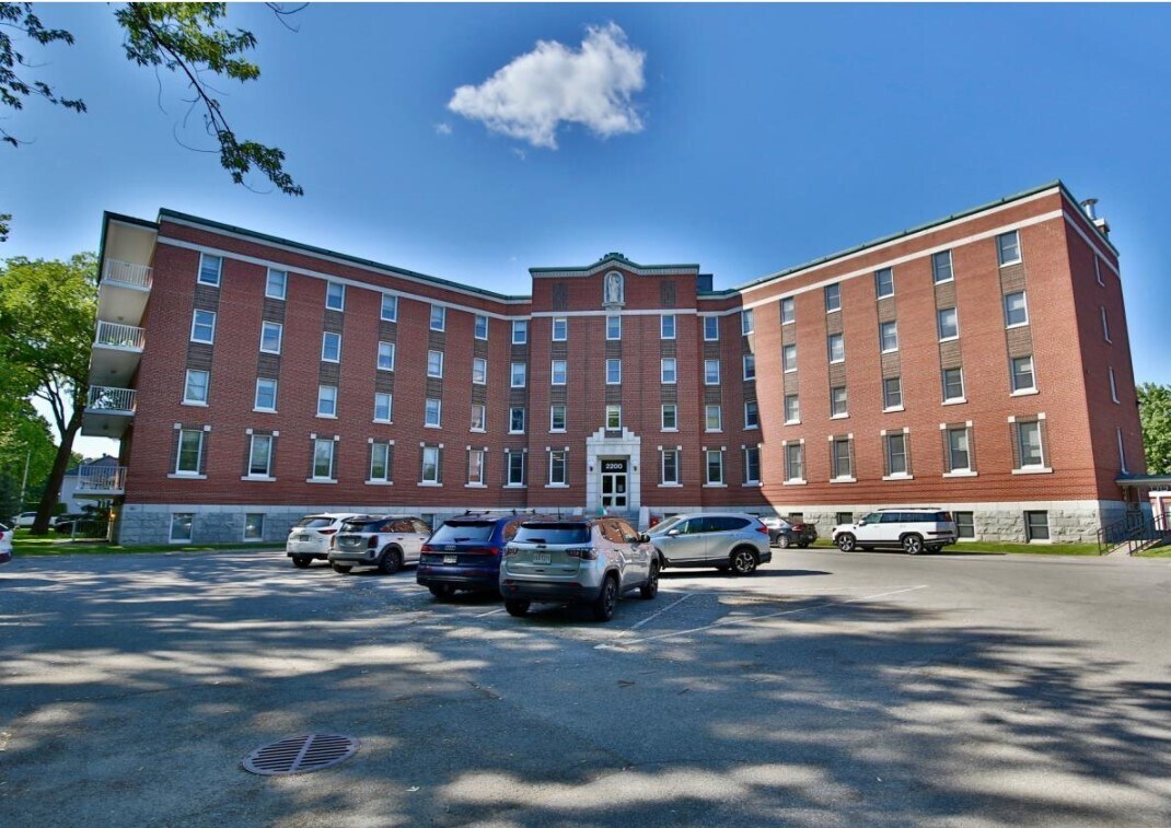 2200 Av Pratte, Saint-hyacinthe, QC à louer Photo principale- Image 1 de 2