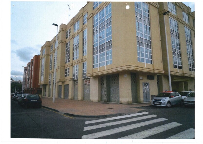 Commerce de détail dans Elche, Alicante à louer - Photo du bâtiment - Image 2 de 3