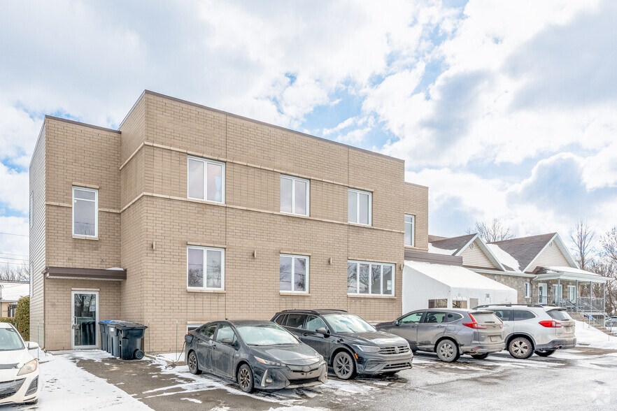 573 Rue De Bernières, Lévis, QC à louer - Photo du bâtiment - Image 2 de 3