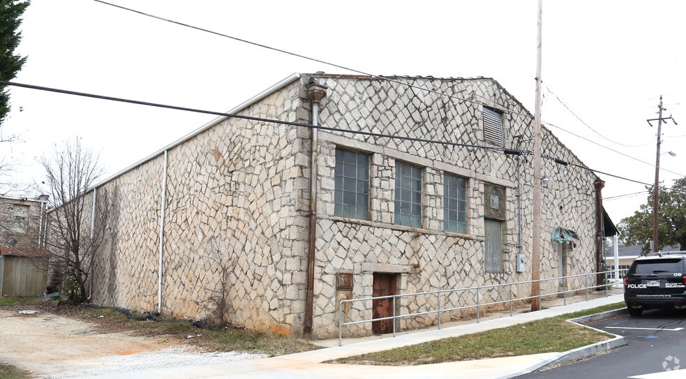 5367 E Mountain St, Stone Mountain, GA à louer - Photo du bâtiment - Image 2 de 12