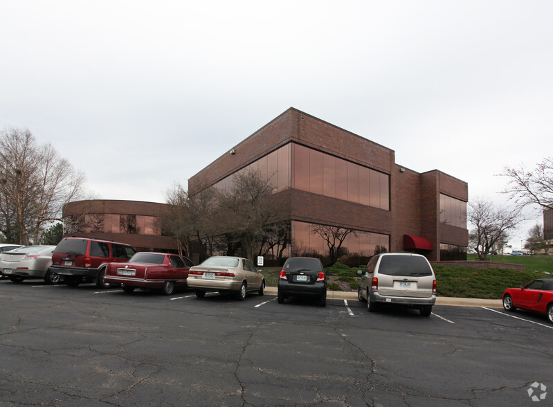 7304 W 130th St, Overland Park, KS for lease - Primary Photo - Image 1 of 2