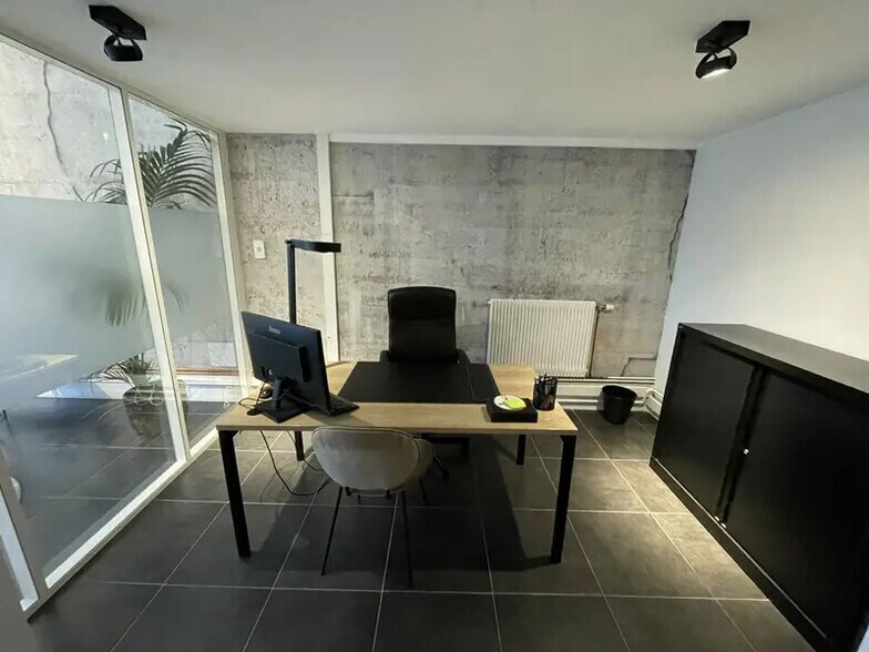 74 Avenue Maréchal De Saxe, Lyon for lease - Interior Photo - Image 3 of 12