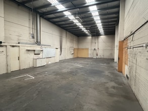 7 Macbeth St, Braeside for lease Interior Photo- Image 2 of 4