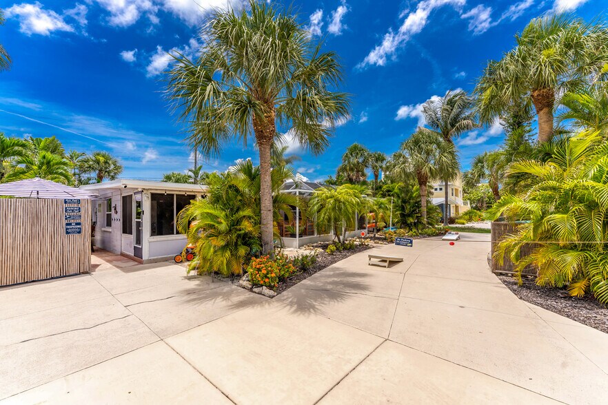 1130 Gulf Blvd, Englewood, FL à vendre - Photo du bâtiment - Image 3 de 248