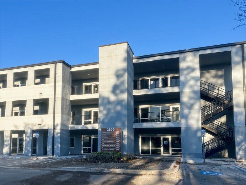 2300 Marsh Point Rd, Neptune Beach, FL à louer - Photo du bâtiment - Image 3 de 14