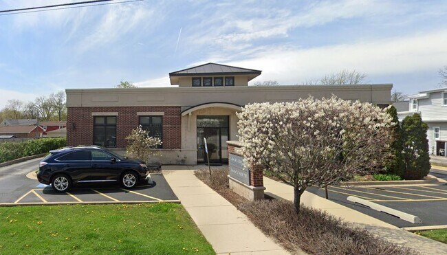 Plus de détails pour 828 N Cass Ave, Westmont, IL - Bureau à vendre