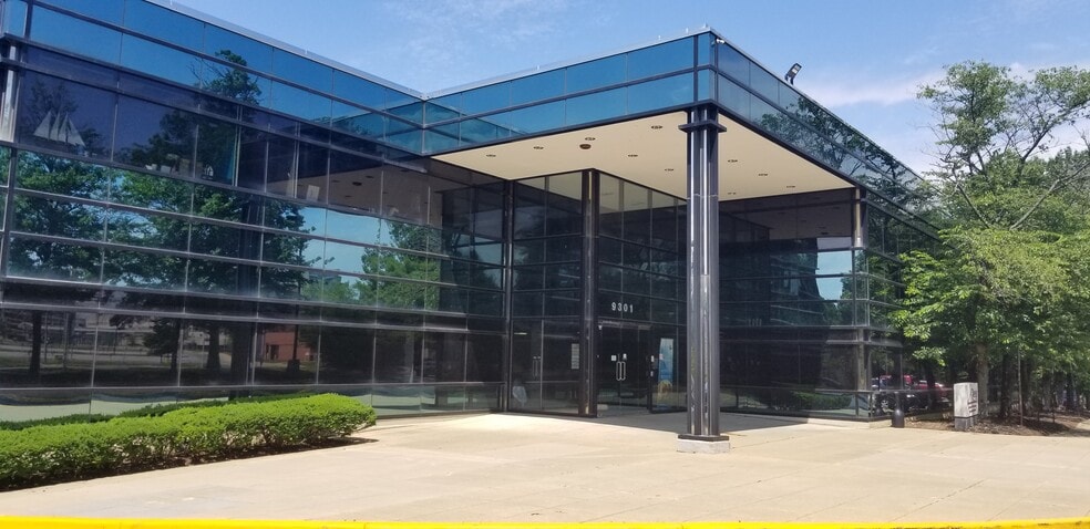 9301 Largo Dr W, Upper Marlboro, MD for lease - Building Photo - Image 2 of 7