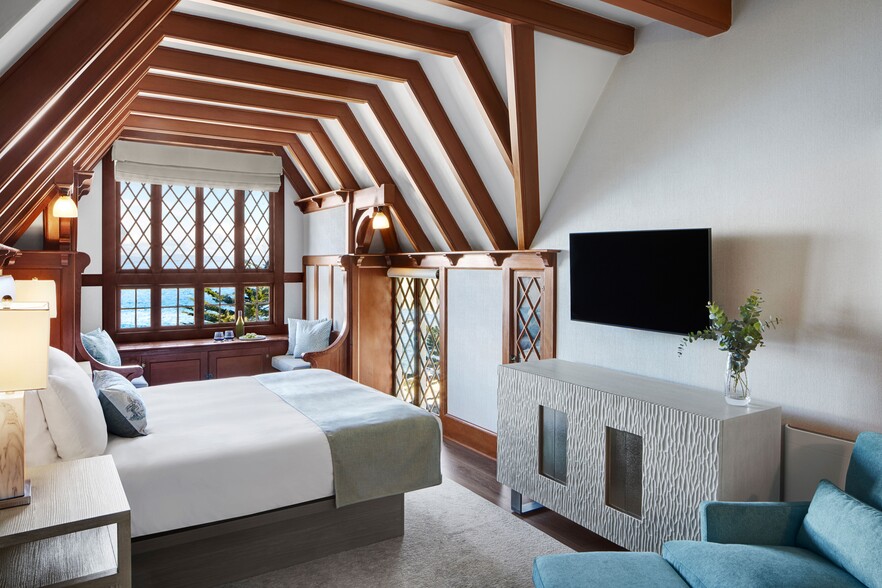 301 Ocean View Blvd, Pacific Grove, CA for sale - Interior Photo - Image 3 of 5