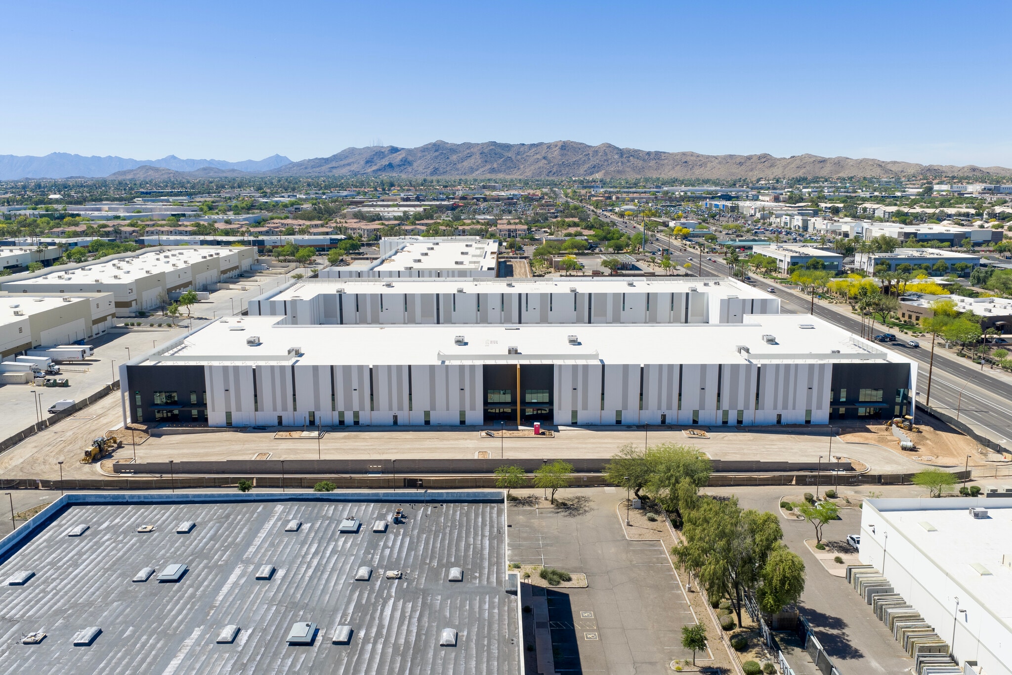 S Harding Dr & W Elliot Rd, Tempe, AZ à louer Photo du bâtiment- Image 1 de 9