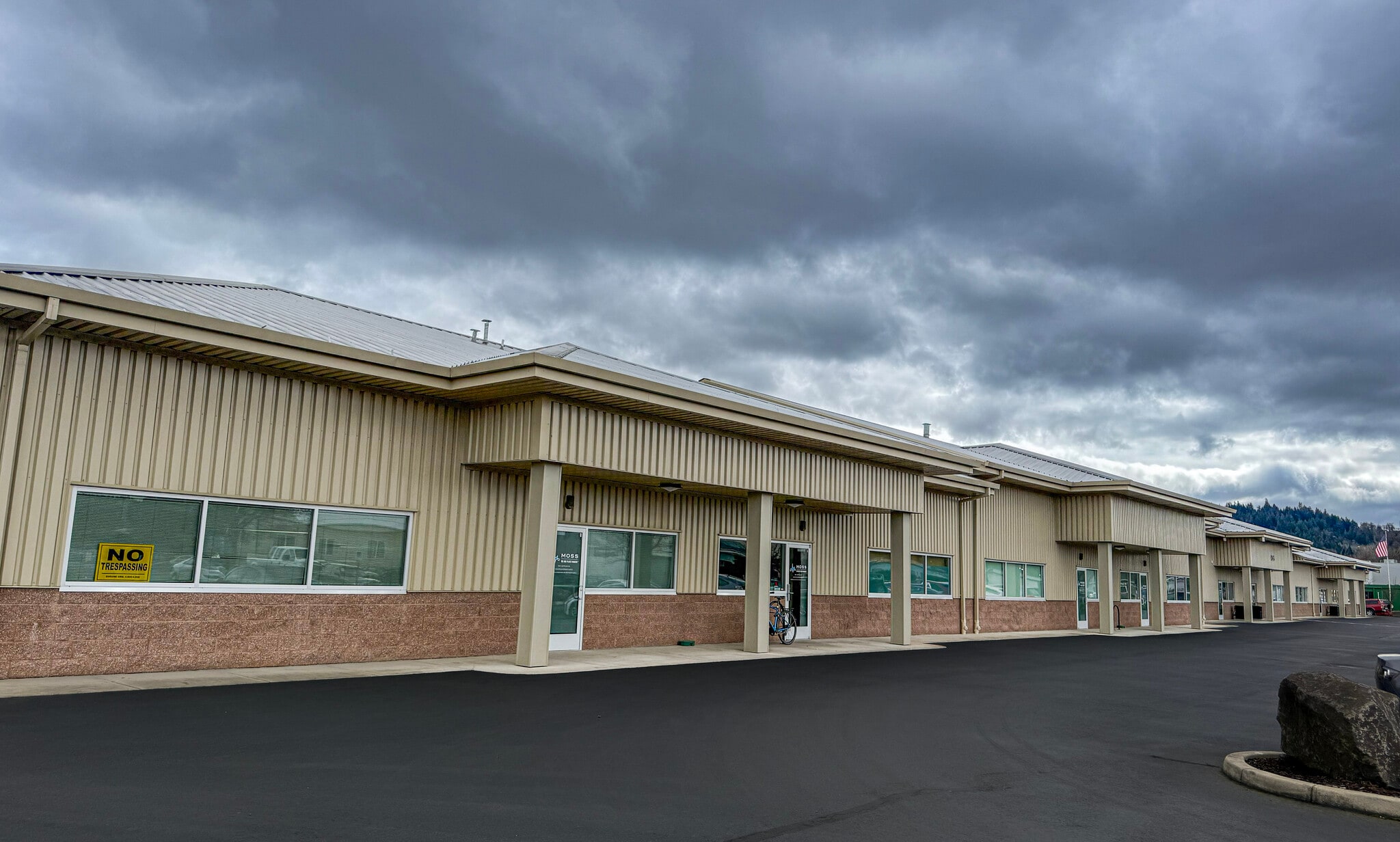 1265 S Bertelsen Rd, Eugene, OR for lease Primary Photo- Image 1 of 4