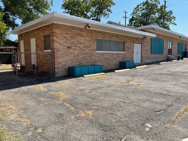 1631 N Interstate 35, San Antonio, TX for sale - Primary Photo - Image 1 of 10