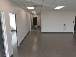 7608 Gateway Blvd, Baytown, TX for sale Building Photo- Image 2 of 6