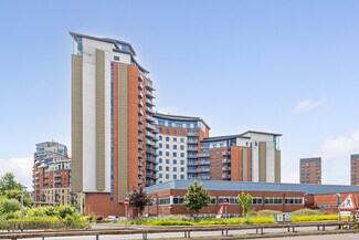 Plus de détails pour Gotts Rd, Leeds - Commerce de détail à louer